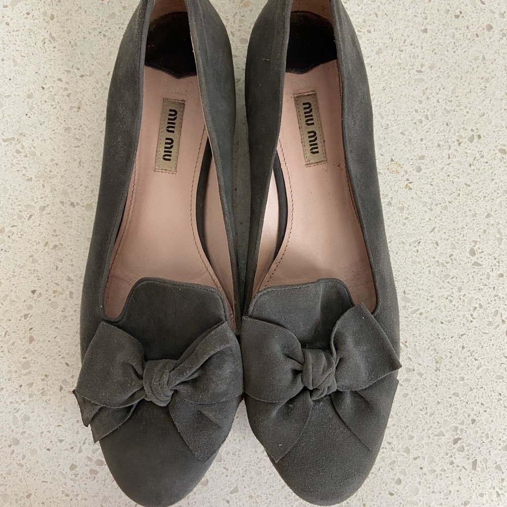 MIU MIU grey suede velvet jeweled flats (size 40)
